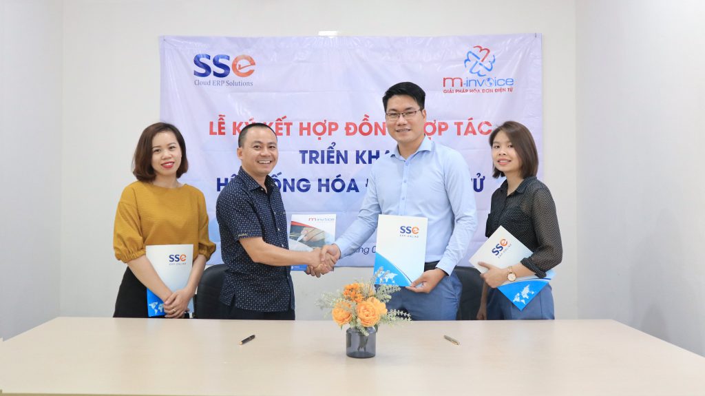 Lế ký kết hợp tác giữa Công ty Phần mềm SSE và Công ty Hóa đơn điện tử M-Invoice